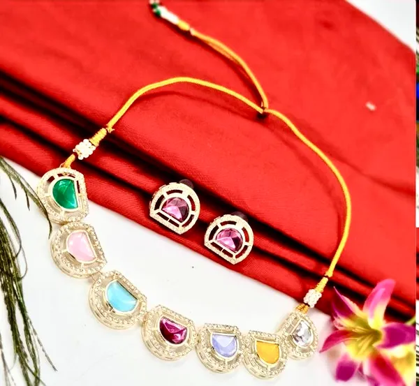 Elegant_Emerald_Multicolor_Semi_Circle_Stone_With_Silver_Plated_Stone_And_Cristal_Necklace_With_Earring