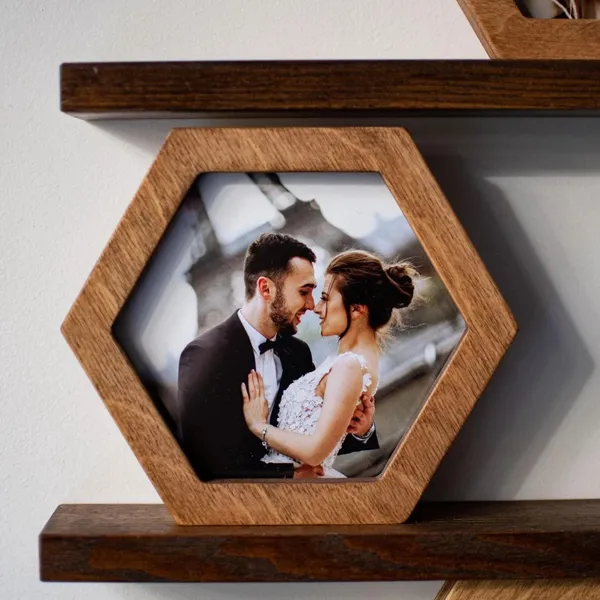 Hexagonal_Wooden_Photo_Frame_For_Home_Decor