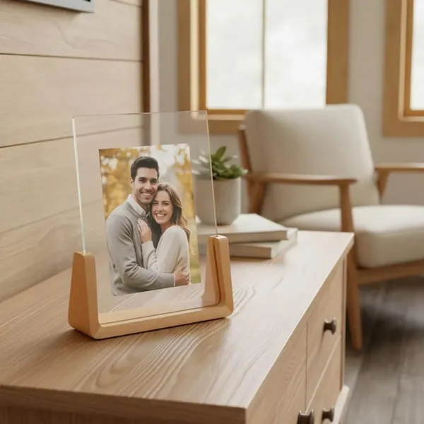 Minimalist_Wooden_Photo_Frame_With_Clear_Acrylic_Panel