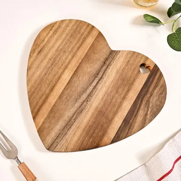Brown_Heart_Shaped_Teak_Wood_Serving_Platter