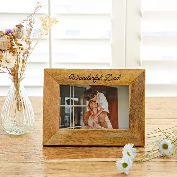 Personalized_Wooden_Photo_Frame_With_Engraving
