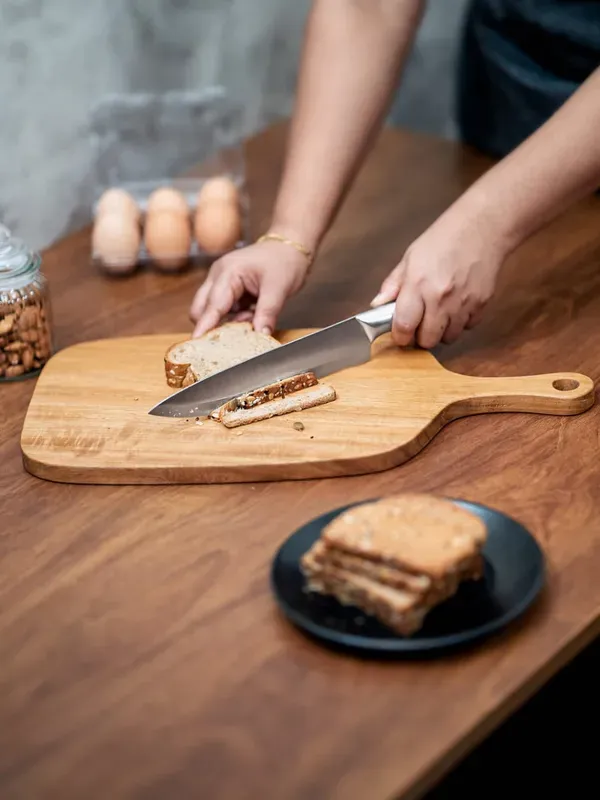 Brown_Single_Piece_Teak_Wood_Chopping_Board