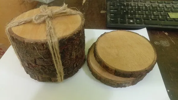 Natural_Wooden_Blank_Slice_With_Bark_Edge_-_Set_Of_5_Round_Wooden_Planks