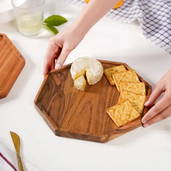 Brown_Serving_Platter_Made_Of_Teak_Wood