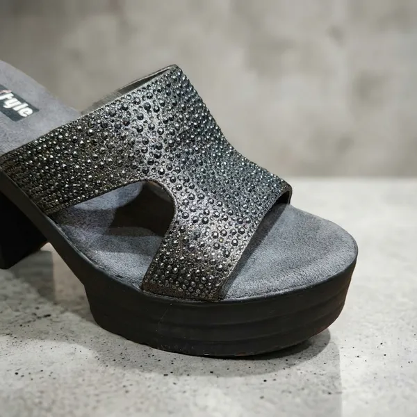 Trendy_Grey_Embellished_Block_Heel_Sandals_For_Women