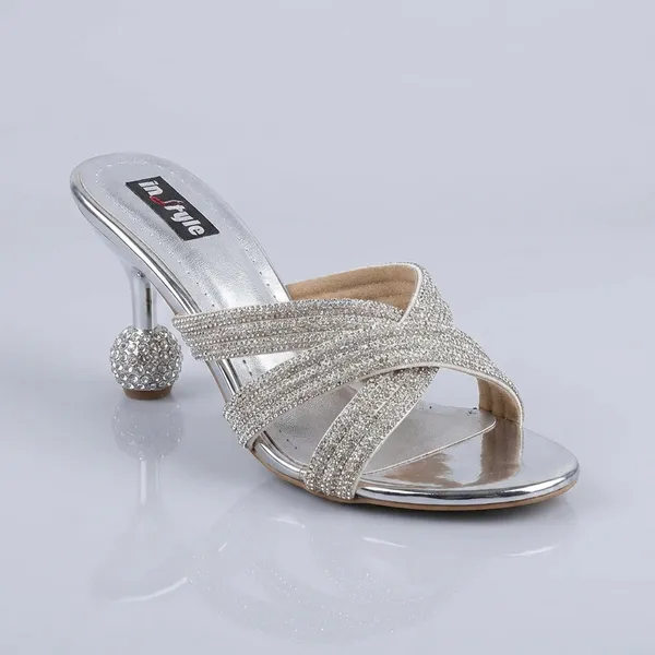 Elegant_Gold-Toned_Embellished_Block_Heel_Sandals_For_Women