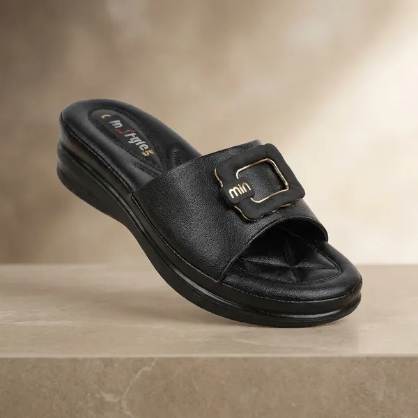 Women's_Black_Slide_Slippers_With_Buckle_Detail