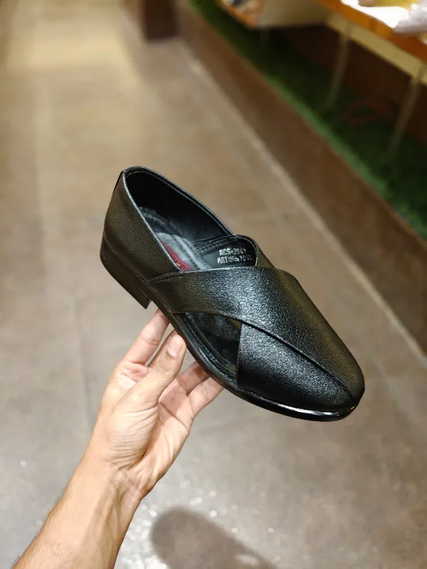 Men'S_Black_Leather_Cross-Strap_Slip-On_Casual_Shoes