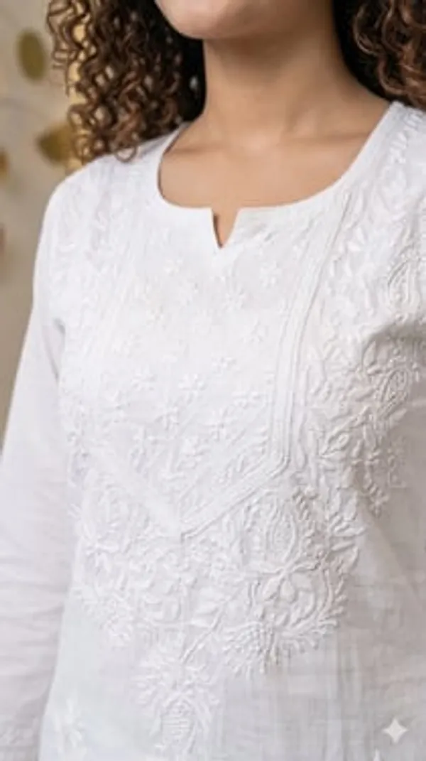 Classic_White_Handcrafted_Lucknowi_Chikankari_Kurti