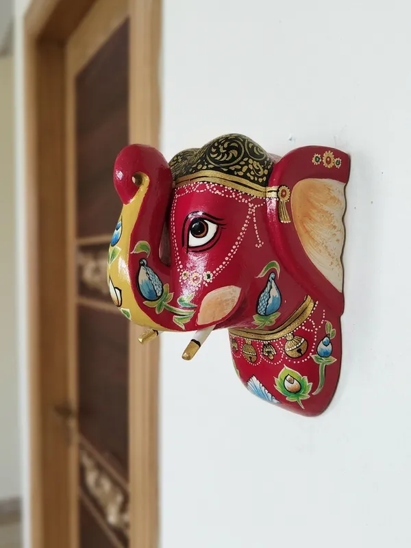 Red_Wooden_Premium_Wall_Hanging_For_Home_Decor