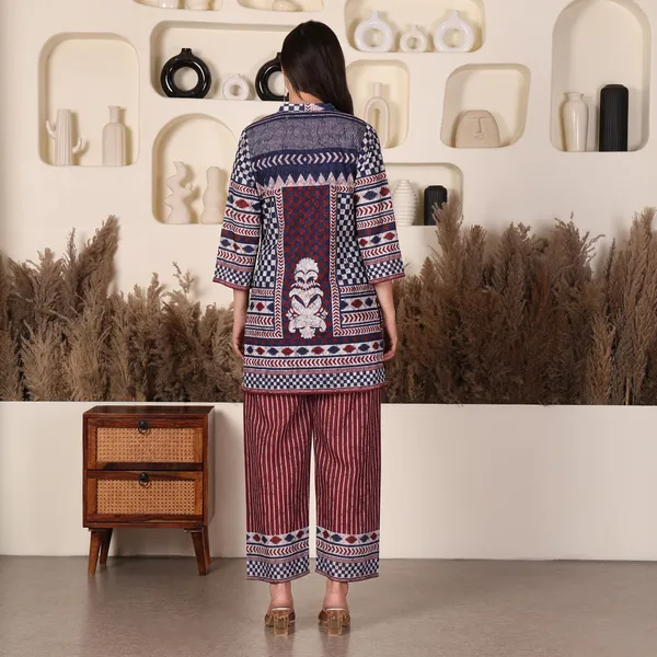 Blue_and_Maroon_Chikan_Co-ord_Set