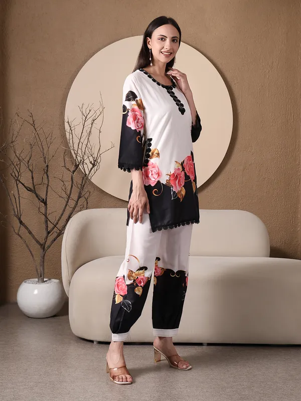 Women's_White_Co-ord_Set_With_Black_Floral_Print_And_Lace_Detailing