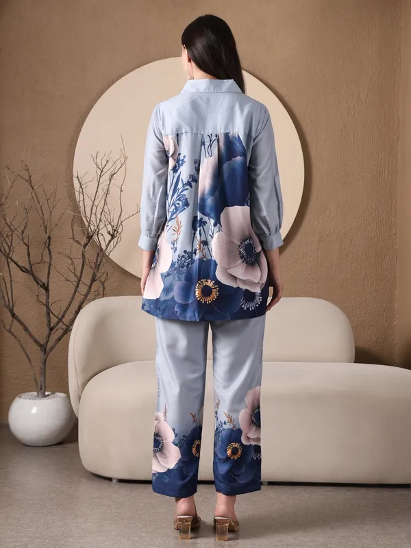 White_Floral_Print_Collared_Shirt_Set_With_Blue_Poppy_Design