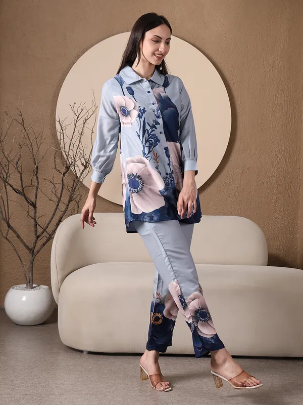 White_Floral_Print_Collared_Shirt_Set_With_Blue_Poppy_Design