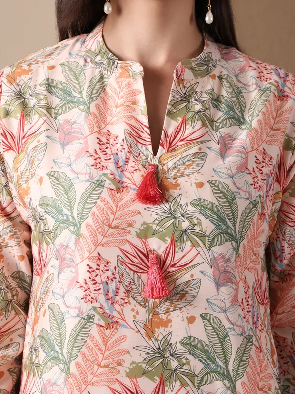 Floral_Printed_Co-ord_Set_With_Pink_Tassels