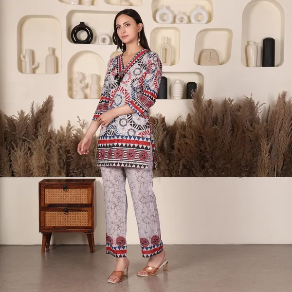 Geometrical_Print_V-Neck_Chikan_Co-ord_Set