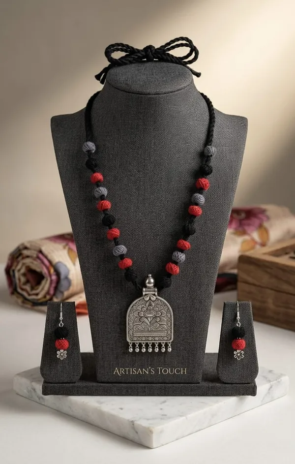 Oxidized_Silver_Beaded_Necklace_Set_With_Temple_Pendant_And_Matching_Earrings