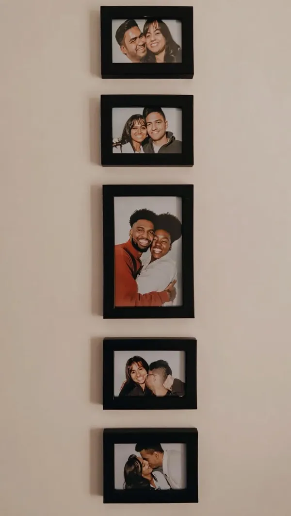 Black_Picture_Frame_Set_For_Wall_Decor_5_Frames_4_Pieces_3_X_3_Inches_(7_6X7_6_Cm)_And_1_Piece_4_X_6_Inches_(10X15_Cm)