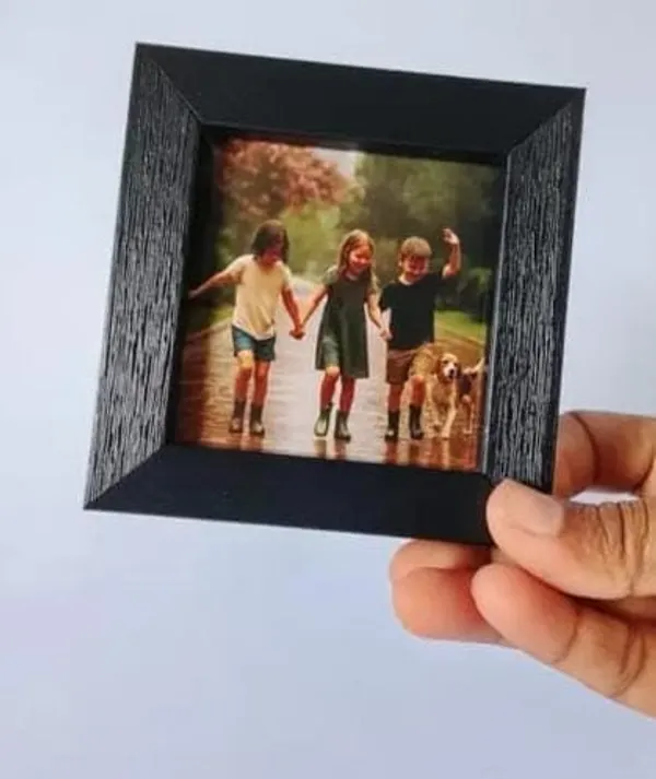Black_Picture_Frame_Set_Of_2_With_Customizable_Print_Acrylic_4X4_Inches_Table_Top_Display_Stand