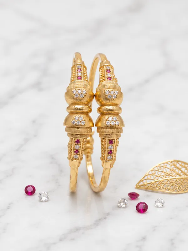 Gold_Plated_American_Diamond_Bracelet_Set_For_Women