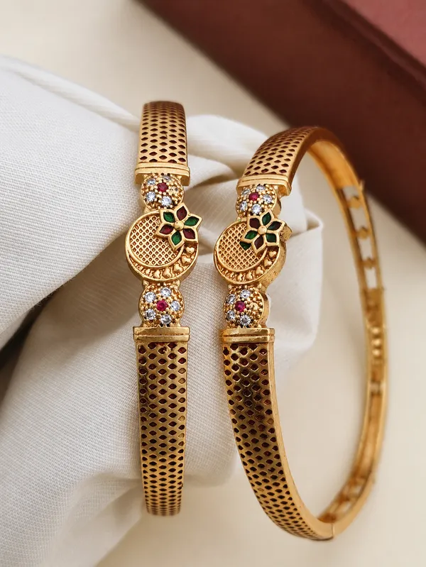 Gold_Plated_Peacock_Design_Mesh_Bangles_For_Women