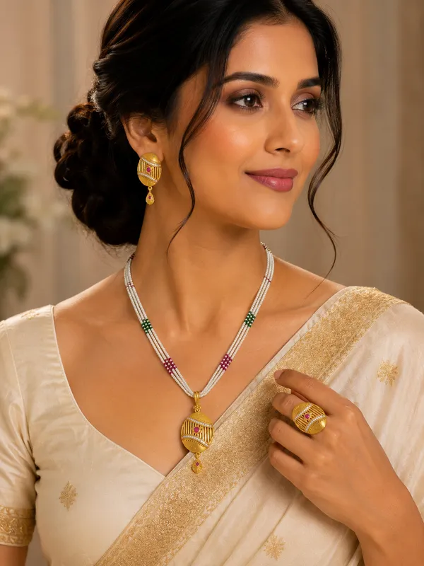 Golden_Beaded_Pearl_Necklace_Set_With_Matching_Earrings_And_Ring