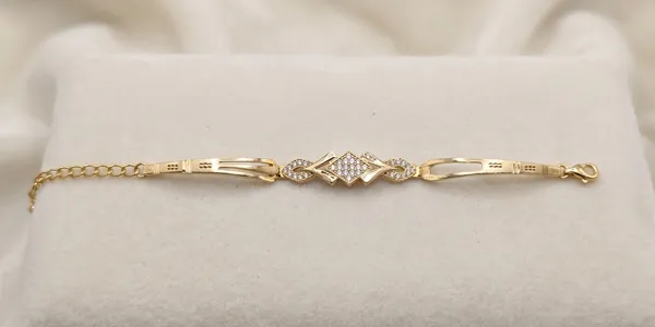 Golden_Geometric_Diamond_Accent_Bracelet_For_Women