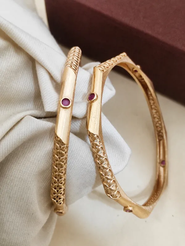 Gold_Plated_Ruby_Studded_Textured_Bangles_For_Women