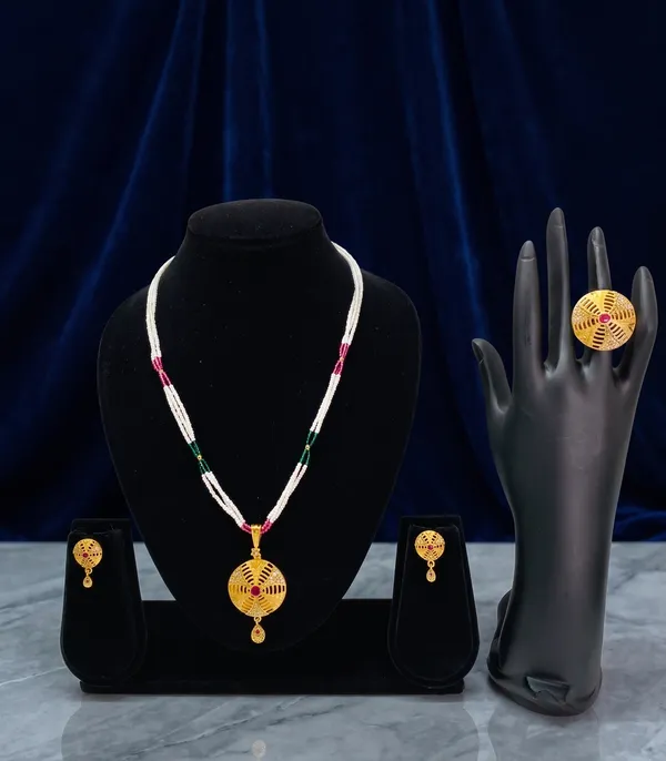 Golden_Circular_Pendant_Necklace_Set_With_Earrings_And_Ring
