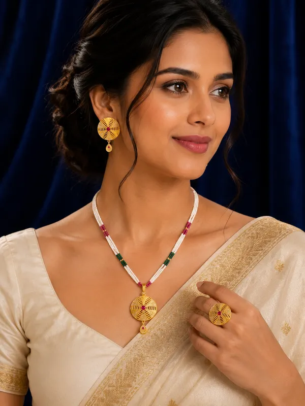 Golden_Circular_Pendant_Necklace_Set_With_Earrings_And_Ring