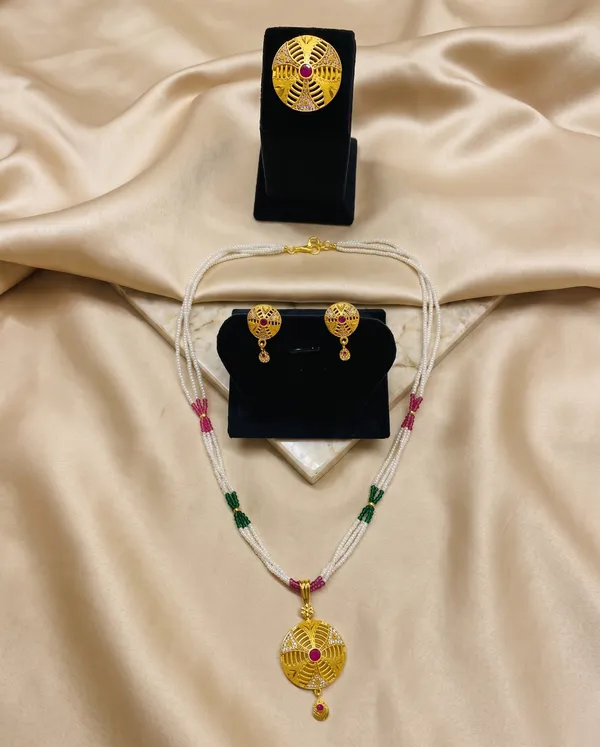 Golden_Circular_Pendant_Necklace_Set_With_Earrings_And_Ring