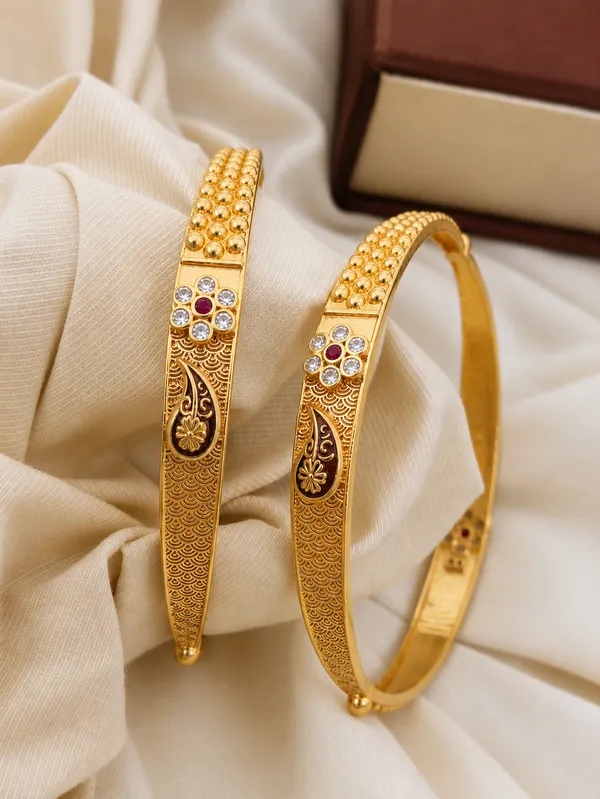 Gold_Plated_Kundan_Stone_Embellished_Bangles_For_Women
