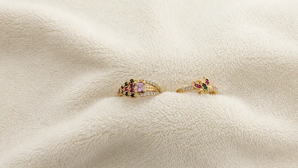 Rose_Gold_Crystal_Embellished_Ring_Set_For_Women