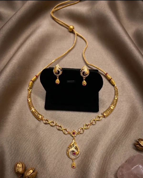 Gold_Plated_Peacock_Design_Necklace_Set_For_Women