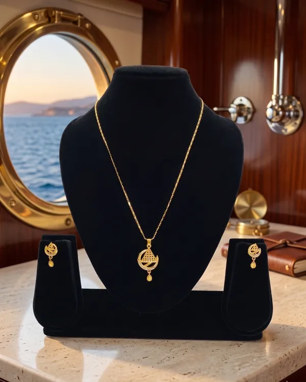 Gold_Plated_Pendant_Necklace_Set_With_Matching_Earrings