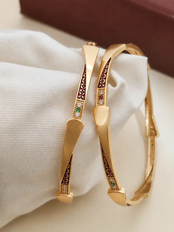 Gold_Plated_Embellished_Twisted_Bangle_Set_For_Women