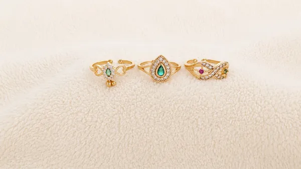 Gold_Tone_Teardrop_Stone_Ring_Set_Of_3