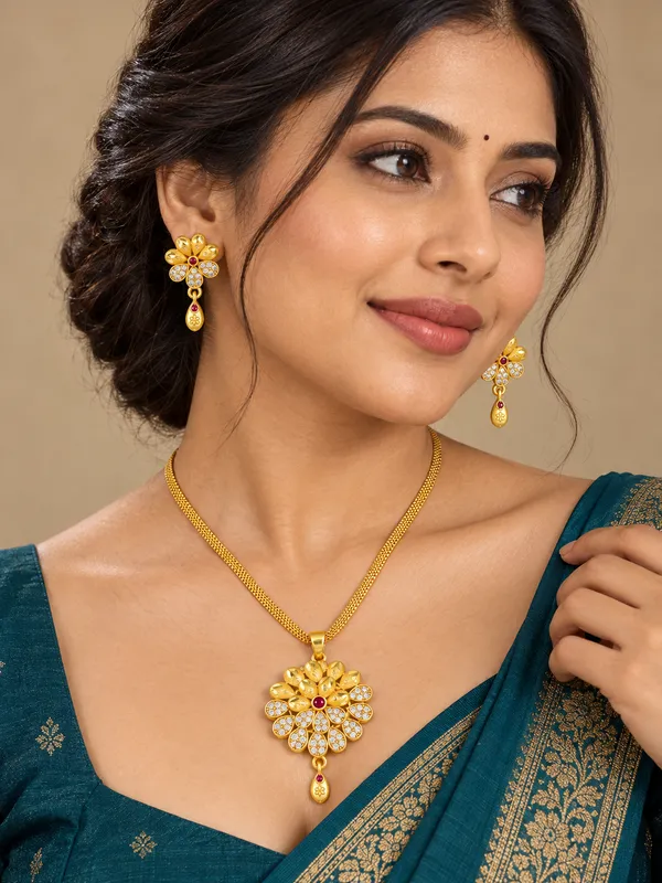 Micro_High_Gold_Plated_&_Diamond_Studded_Forming_Pendent_Chain_Set_with_Matching_Earrings_For_Woman