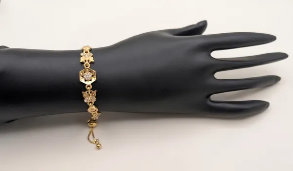 Gold-Plated_Hexagonal_Crystal_Bolo_Bracelet_For_Women