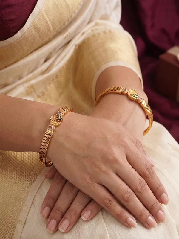 Gold_Plated_Peacock_Design_Mesh_Bangles_For_Women