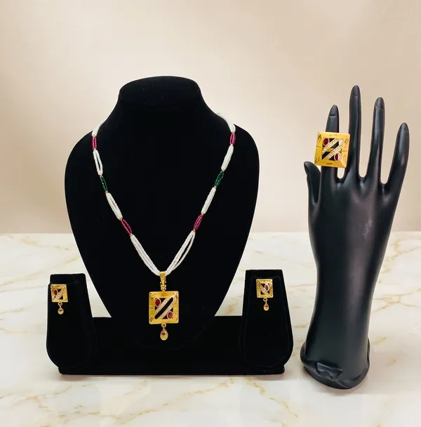 Gold_Plated_Meenakari_Pendant_Necklace_Set_With_Earrings_And_Ring