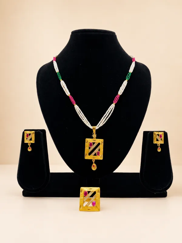 Gold_Plated_Meenakari_Pendant_Necklace_Set_With_Earrings_And_Ring