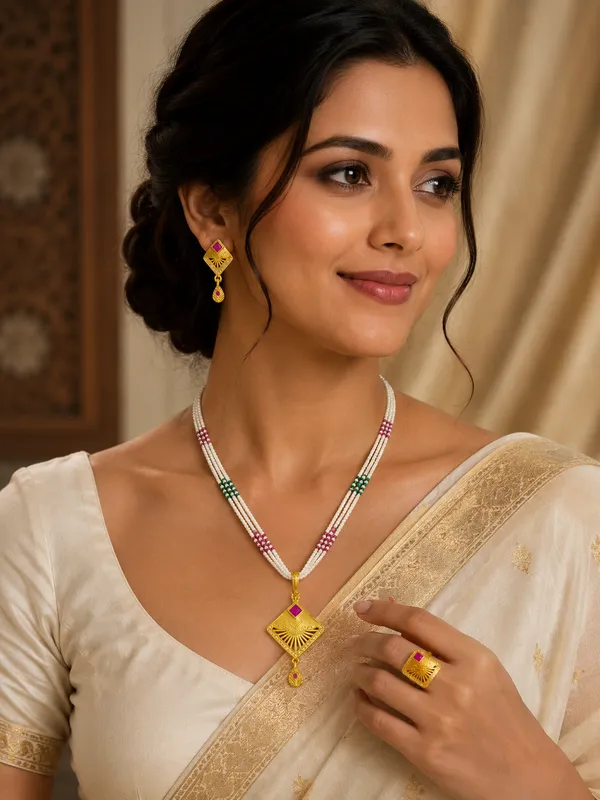 Gold-Toned_Pearl_Beaded_Necklace_Set_With_Diamond_Pendant
