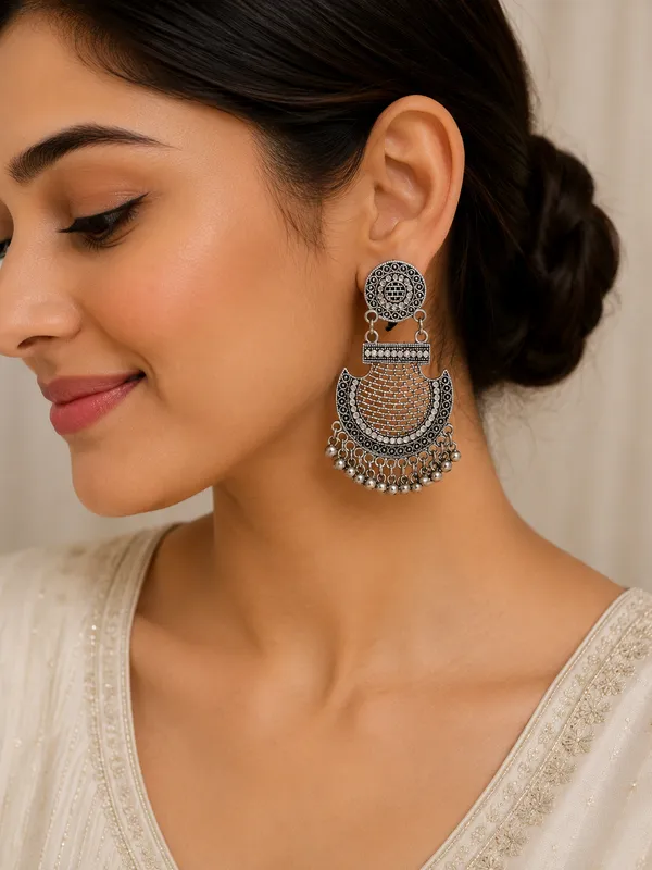 Silver_Oxidized_Chandbali_Earrings_With_Ghungroo_Details