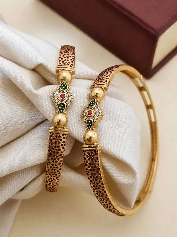 Gold_Plated_Kundan_Meenakari_Bangle_Set