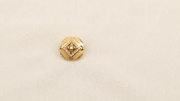 Gold_Tone_Textured_Round_Ring_With_Crystal_Accent