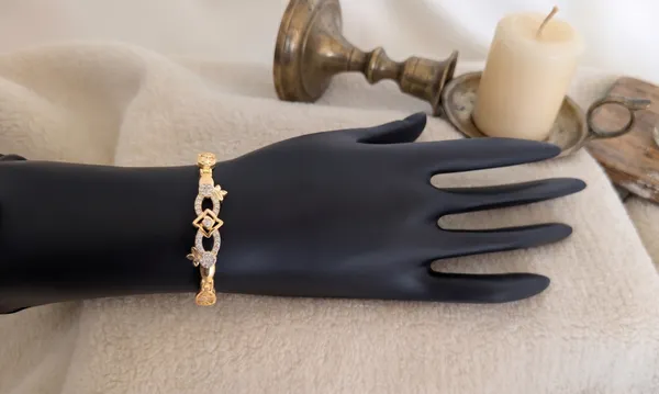 Gold_Plated_Crystal_Studded_Bracelet_For_Women