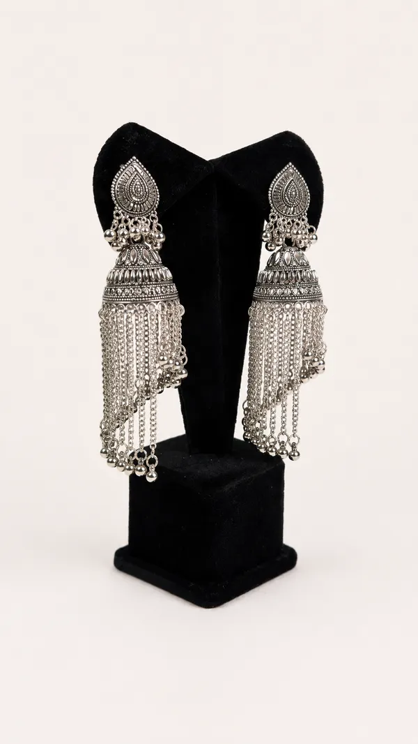 Silver_Oxidized_Jhumka_Earrings_With_Chain_Tassels