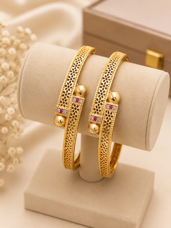Golden_Textured_Bangle_With_Pearl_And_Stone_Embellishments_Bangle