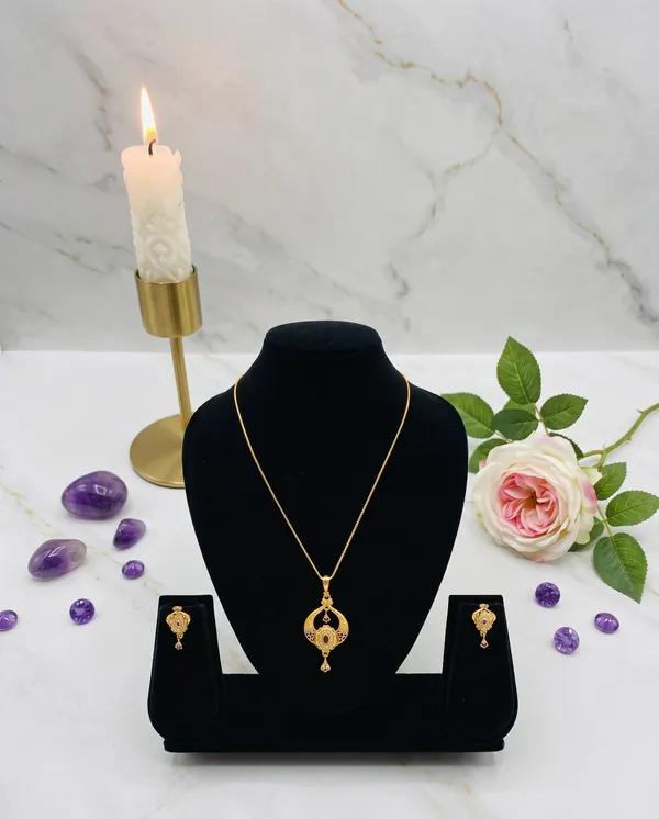 Golden_Floral_Pendant_Necklace_Set_With_Matching_Earrings
